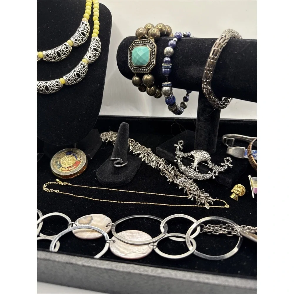 Vintage Lot of 15‎ Necklaces, Bracelets, Earrings And/or Brooches See Pics